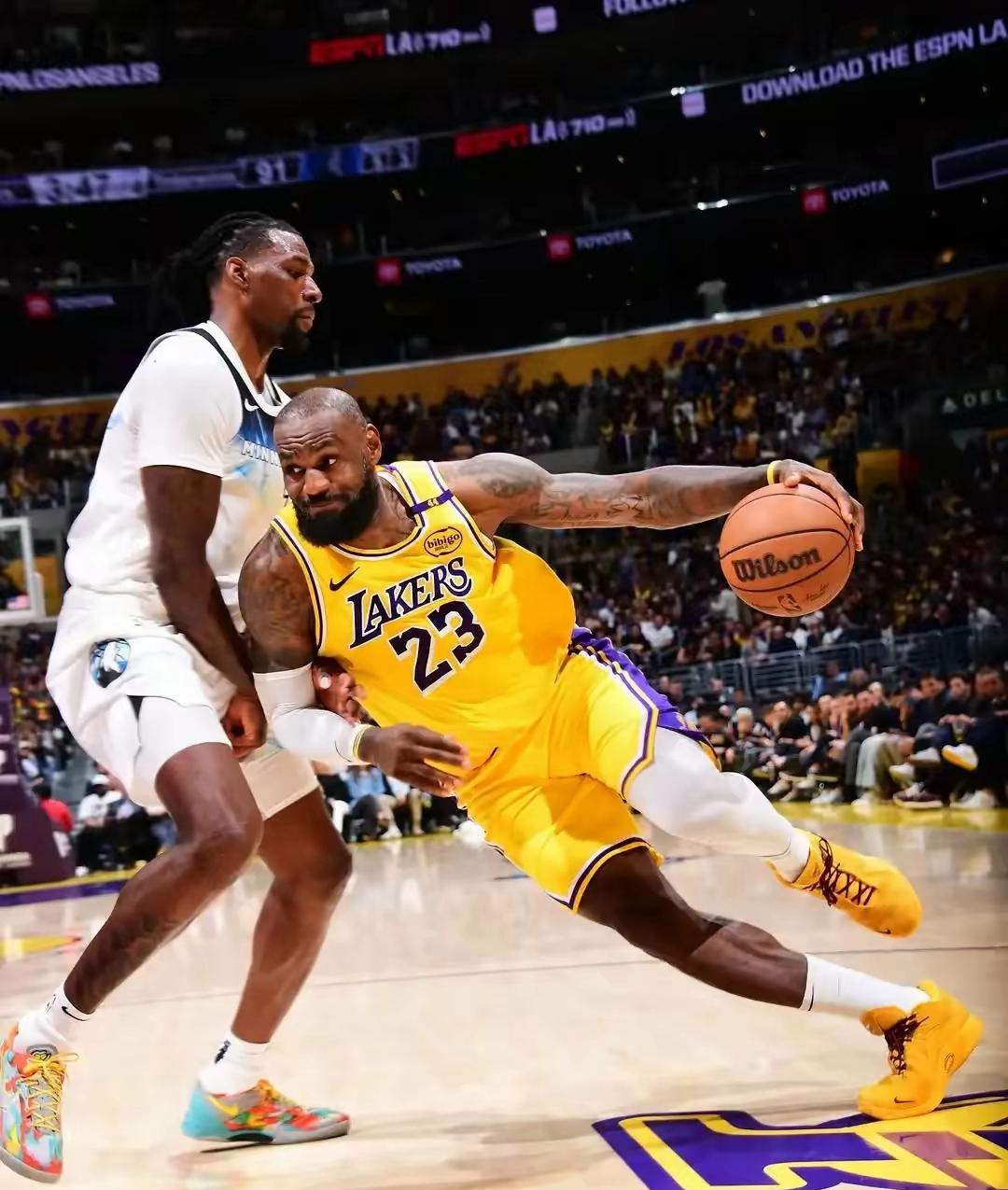 开云体育-包含赛地聚焦——NBA季后赛清晨热度飙升，波特兰开拓者遗憾出局，悬念犹存，身体对抗强度拉满的词条