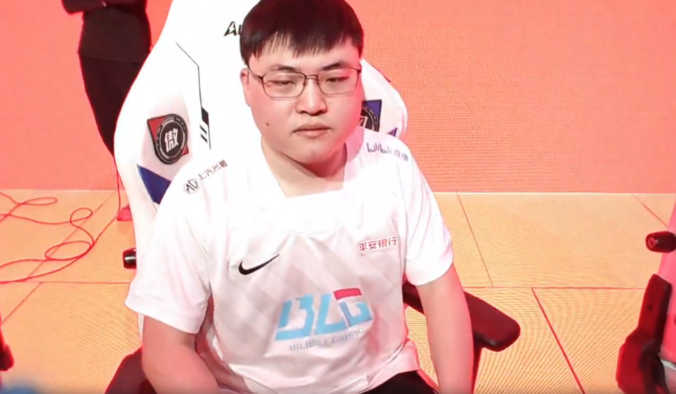 开云-包含Uzi关键节点回归赛场，独行侠带队取胜！的词条