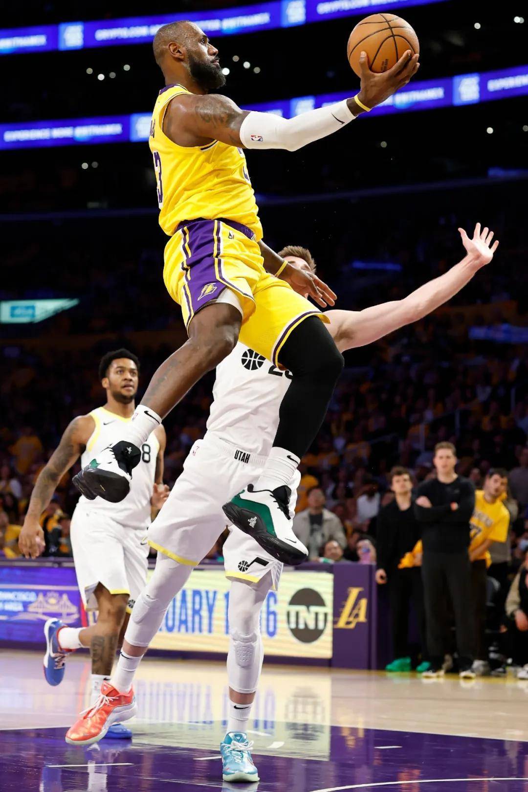 开云体育-关于东契奇新星突破纪录表现惊艳,塞尔维亚队未来可期!的信息